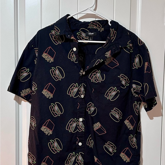 Urban Outfitters Black Graphic Shirt Large - Picture 1 of 3
